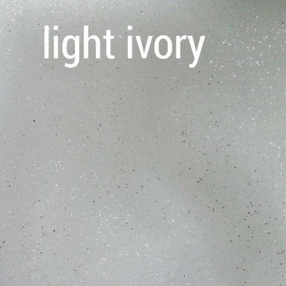 Elegant White Wedding Veil - Picture 6 of 7